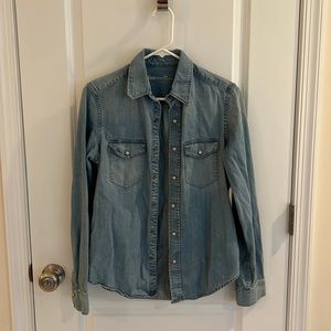 Gap 100% Cotton Jean/Denim Style Button Down Shirt XS